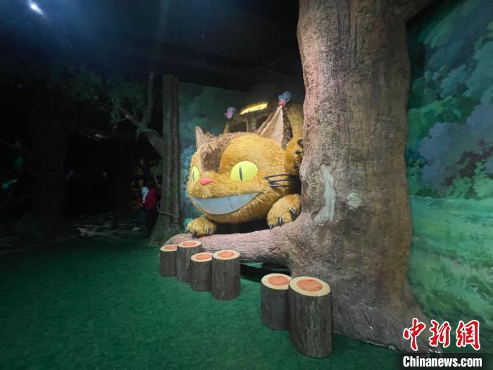 世界に先駆けてこのほど上海市で開幕した沒入型アート展示會「スタジオジブリ物語」。（撮影?高凱）