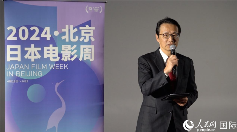 挨拶する在中國日本國大使館の金杉憲治大使（撮影?袁蒙）。