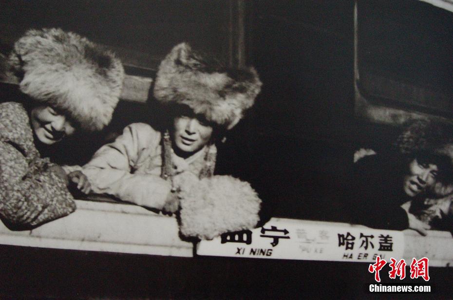 中國最初の高原鉄道が開通40周年　累計1億1千萬人を輸送