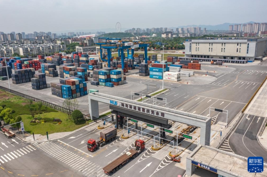 多忙極める重慶國際物流ハブパーク