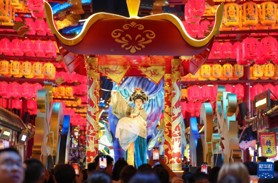 獨特の魅力ある天山明月城が人気に　新疆?烏魯木斉