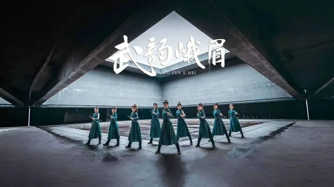 四川の「女子カンフー団」がネットで話題に