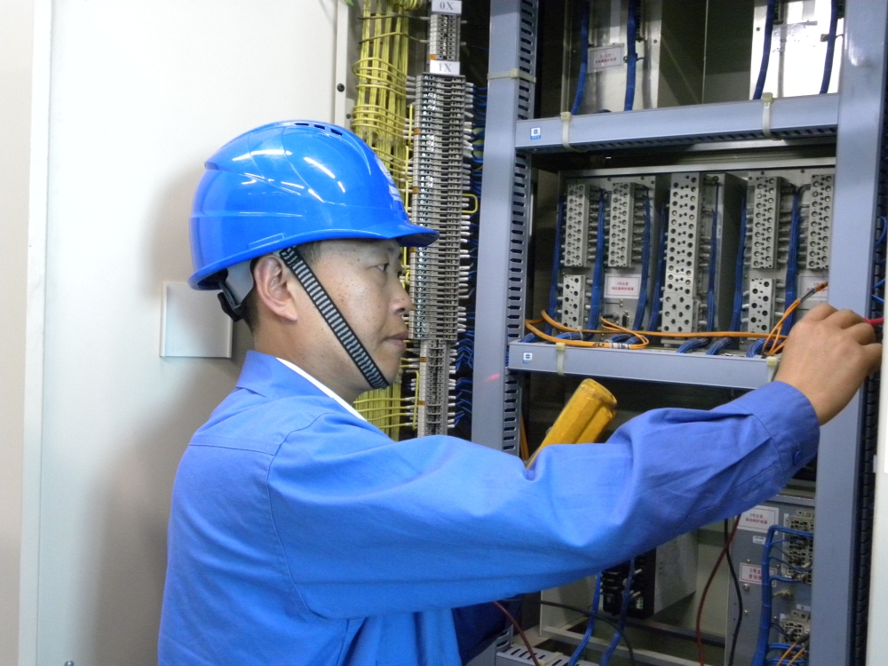 全國労働模範(fàn)の賈廷波氏