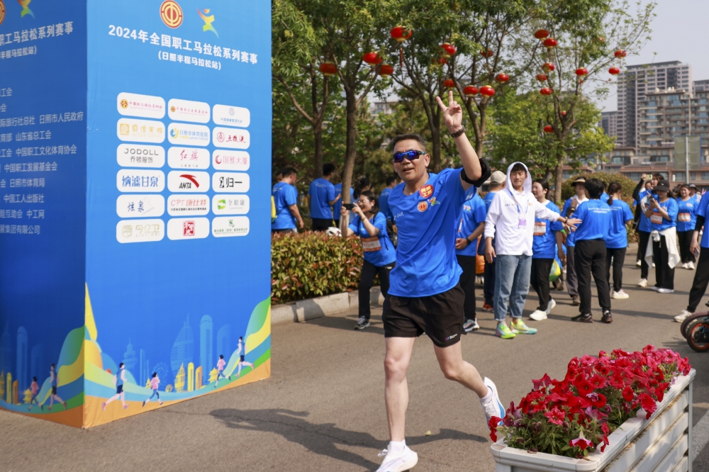 全國先進(jìn)工作者の張念華氏