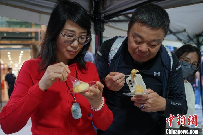 「小満」の節(jié)気に特色グルメ「老八盤」を味わう　青海省