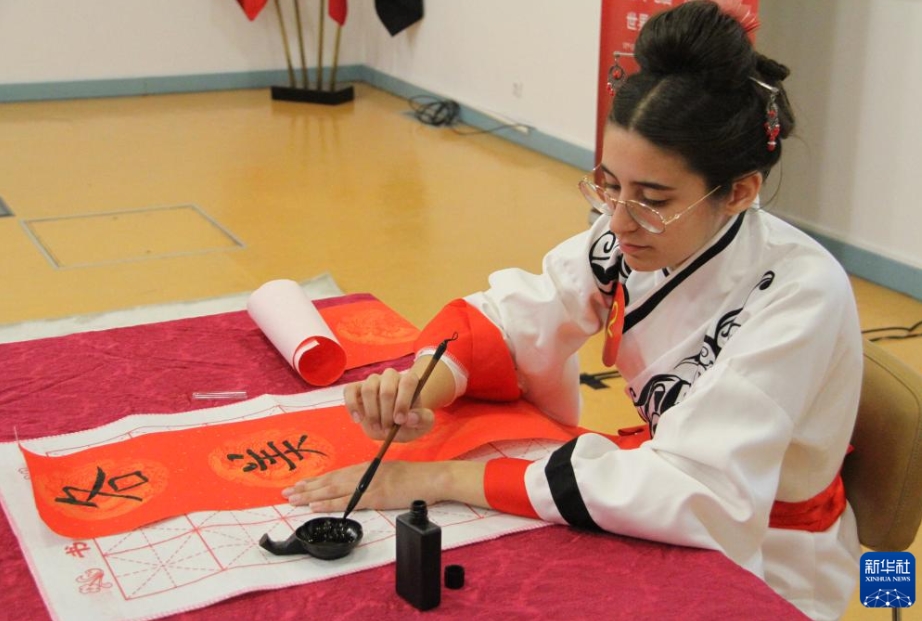 「漢語橋」世界大學生中國語コンテストが世界各地で開催