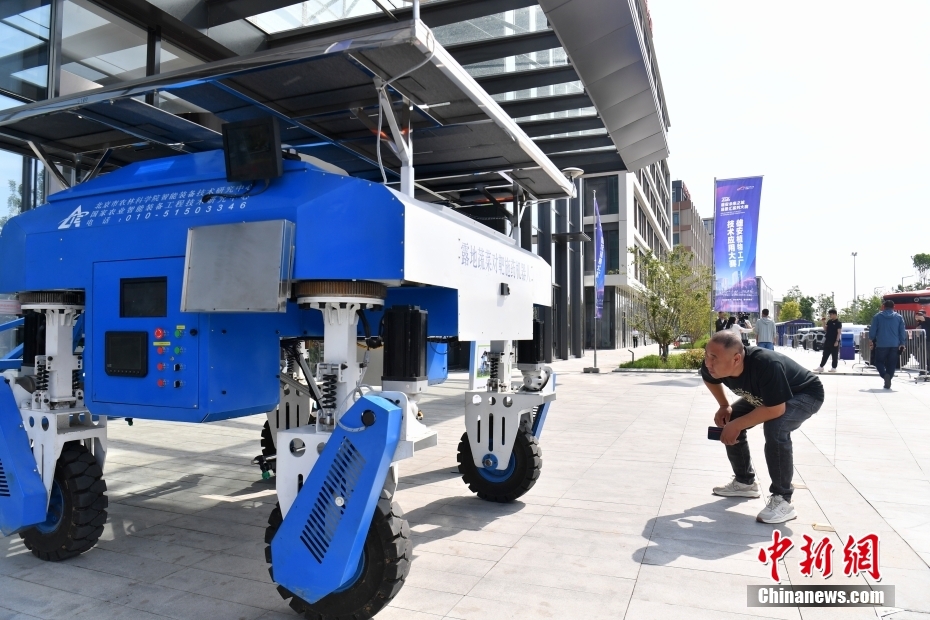 「雄安無(wú)人農(nóng)業(yè)技術(shù)応用コンテスト」決勝戦が開(kāi)幕　河北省