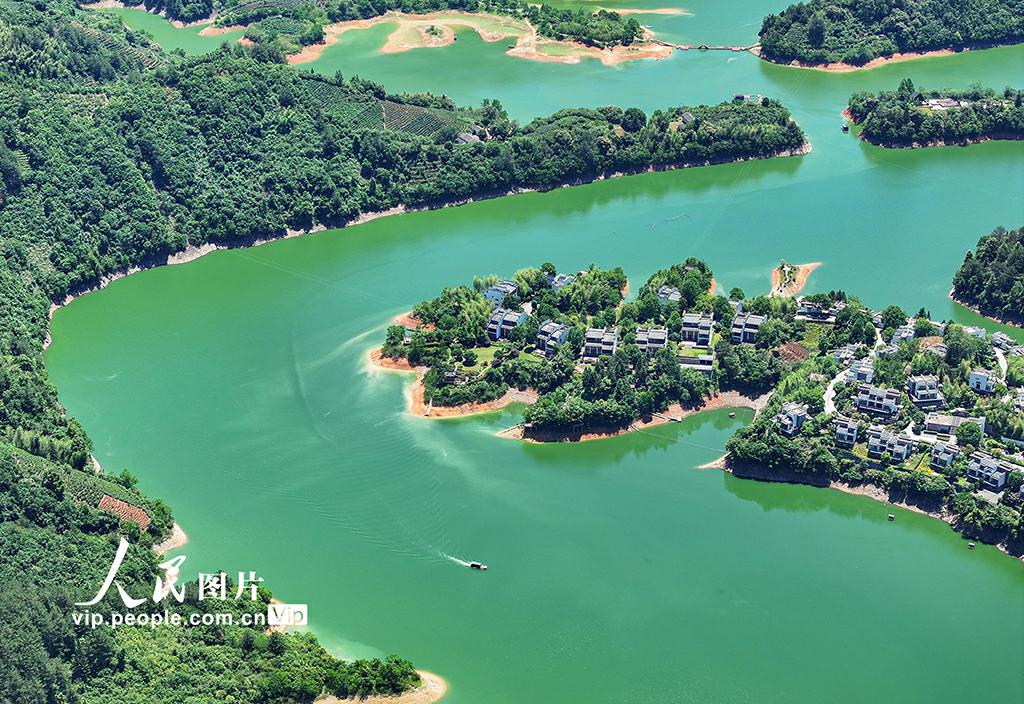 豊かな自然が農(nóng)民を豊かに　安徽省黃山?豊楽河