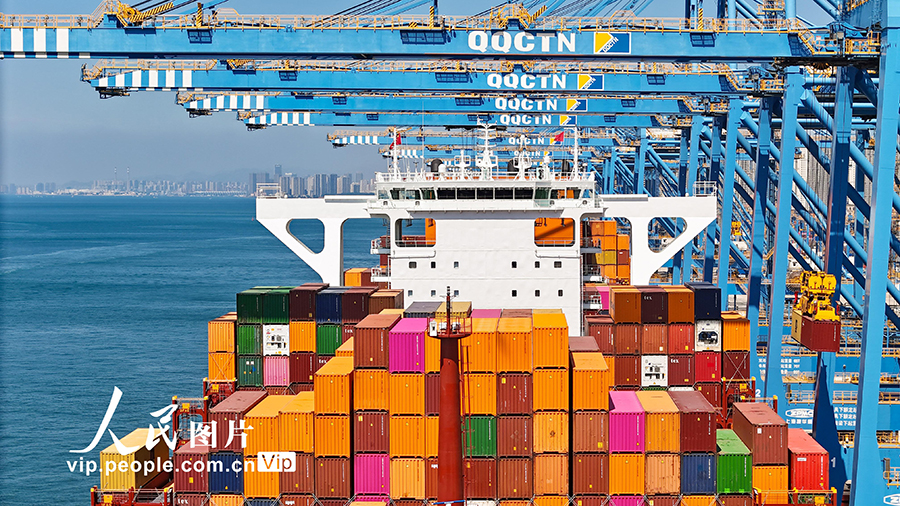 スマート埠頭の運(yùn)用効率を高める科學(xué)技術(shù)イノベーション　山東省青島