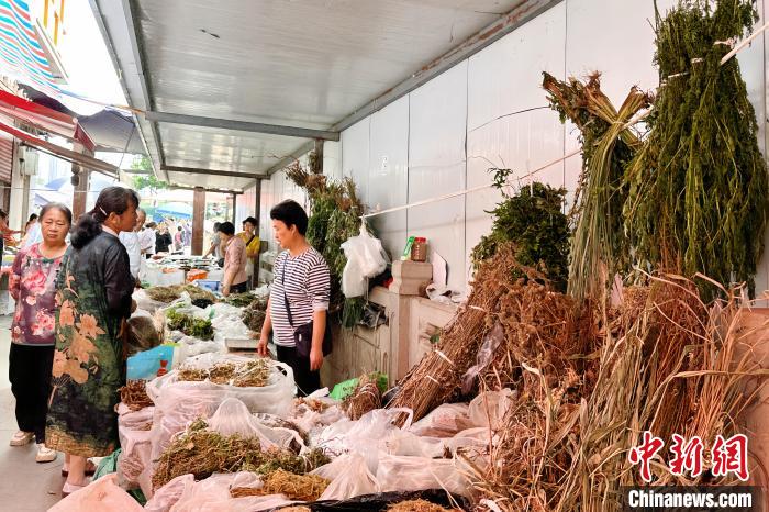 端午節(jié)控え、さまざまなスタイルのヨモギが登場