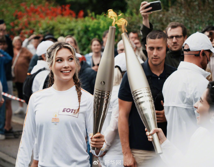 谷愛凌選手がパリ五輪聖火リレーに參加　中國の現(xiàn)役アスリートで初