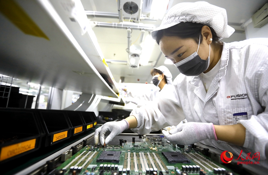 計算力インフラの進出で、鄭州市が「計算力シテ?！工?></a></td></tr><tr><td class=