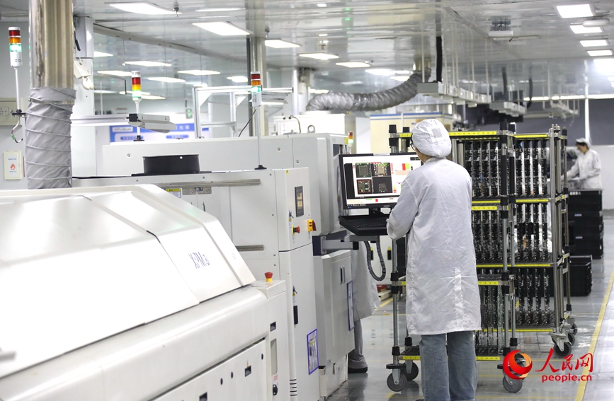 計算力インフラの進出で、鄭州市が「計算力シテ?！工?></td></tr><tr><td class=