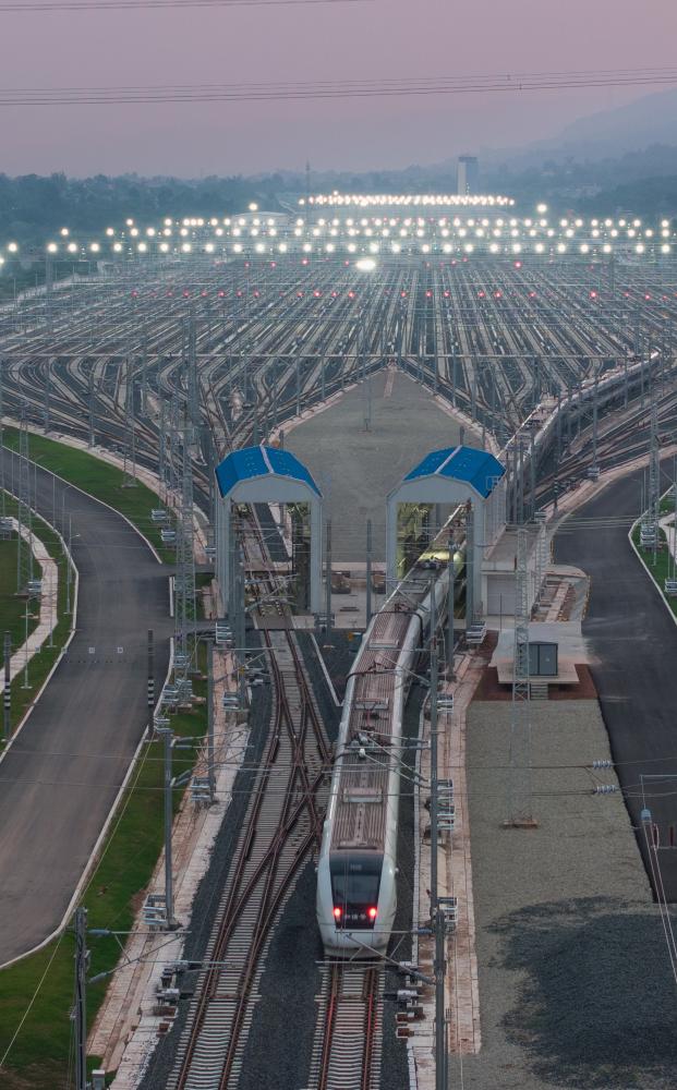 中國西南部最大規(guī)模の車両基地の運(yùn)用スタート　四川省天府