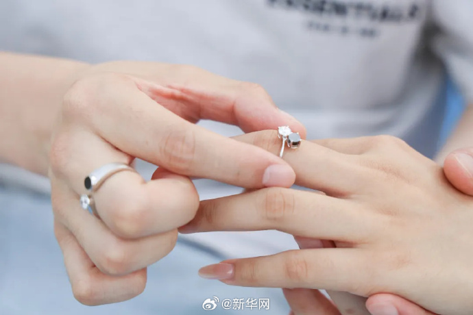 北京科技大學(xué)の卒業(yè)記念品は「ダイヤの指輪」