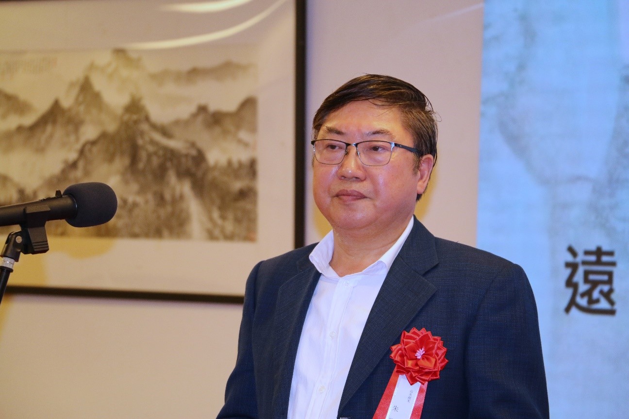 挨拶する李可染畫院蘇州分院の朱順林副院長（撮影?許可）。