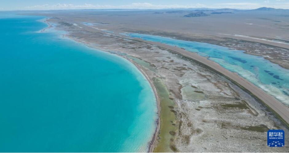西蔵自治區(qū)最大の湖「色林錯(cuò)」の夏景色