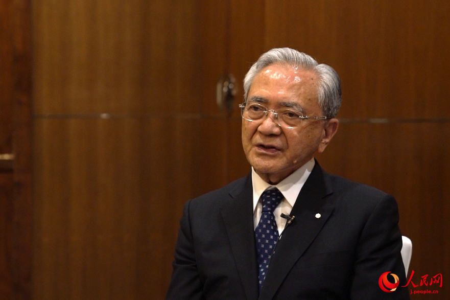 人民網(wǎng)のインタビューを受ける創(chuàng)価學會の原田稔會長（撮影?張麗婭）