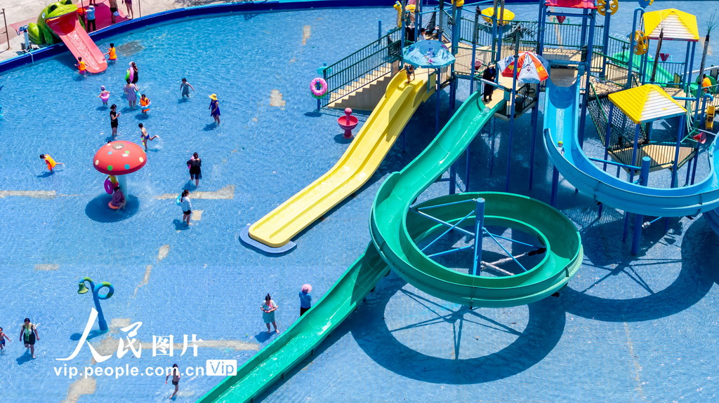 ウォーターパークで暑い夏を乗り切る! 河南省宜陽(yáng)