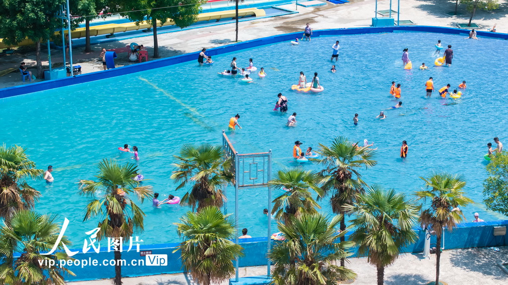 ウォーターパークで暑い夏を乗り切る！　河南省宜陽