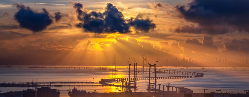 2021年9月22日に撮影した建設途中の「深中通道」（寫真提供?深中通道管理センター）。