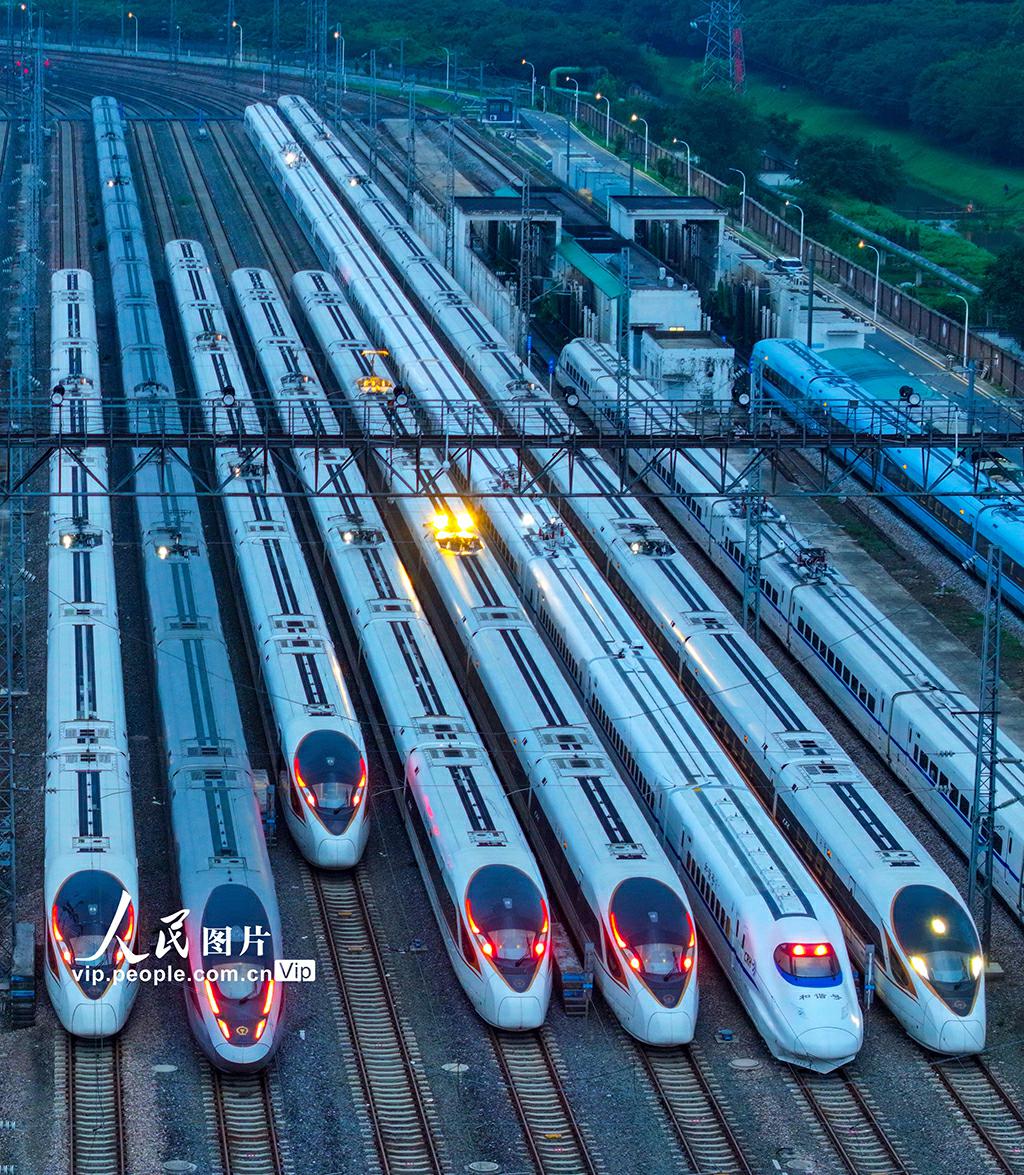 中國(guó)で夏休みの鉄道輸送體制「暑運(yùn)」がスタート　江蘇省南京