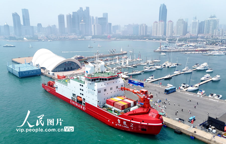 砕氷船「雪竜2」號と「極地」號が一般公開　山東省青島