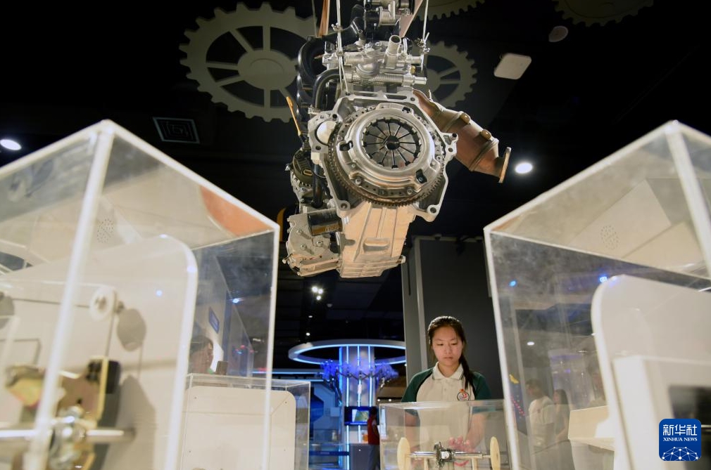 中國(guó)各地で夏休みを楽しむ子供たち