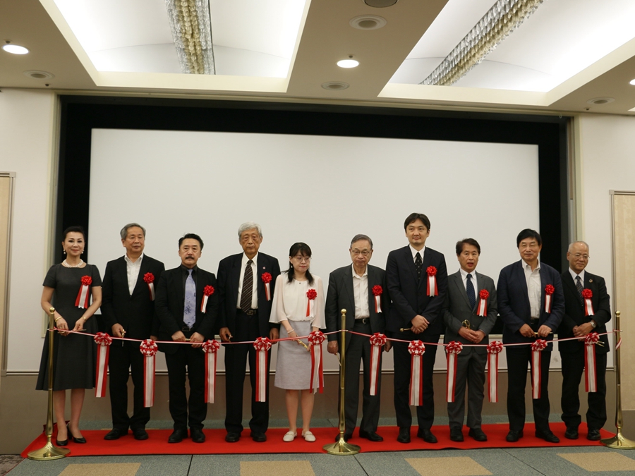 光影共鳴　光彫りの世界と中國(guó)影絵人形のコラボ展が東京で開幕