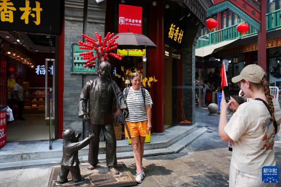 ビザ免除で高まる外國(guó)人の訪中ブーム　上半期のビザ免除入國(guó)者數(shù)は延べ854.2萬人