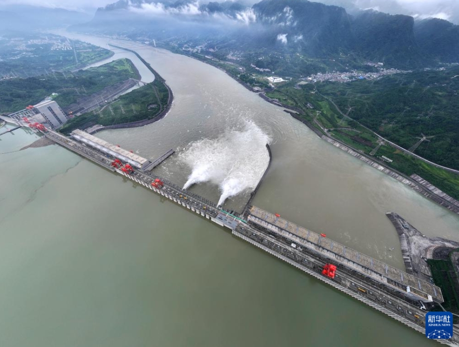 三峽ダム、今年初めての放流を?qū)g施