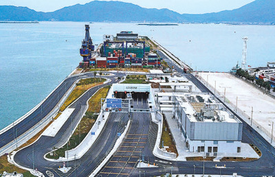 香港の屯門から赤鱲角に至るトンネル。（寫真提供は香港特別行政區(qū)政府路政署）