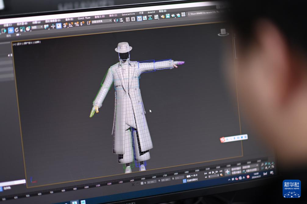 パソコンでバーチャルキャラクターのモーションを補正する崔盛輯さんのチームに在籍するデータ補正専門家 （4月23日撮影）。