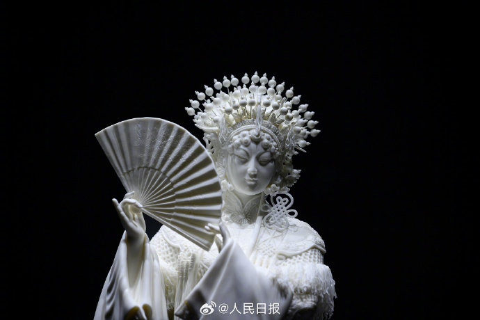 徳化白磁の精巧な作品の數(shù)々を展示　北京