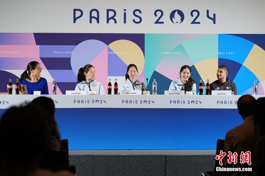 卓球米國(guó)代表の中國(guó)系選手が會(huì)見に登場(chǎng)