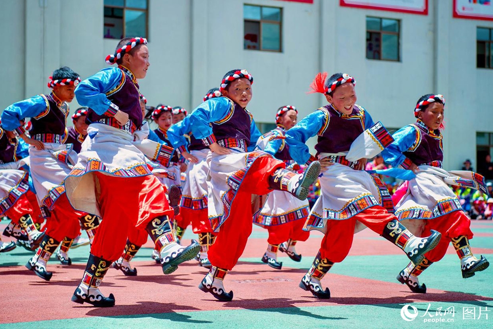 夏休みに様々なアクティビティ楽しむ中國(guó)の子供たち