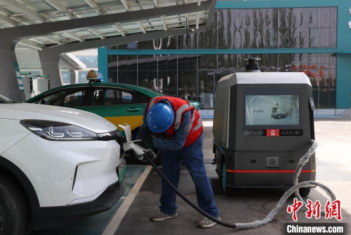 中國(guó)西北エリア初の「一體型スマート充電システム」モデルセンターを訪(fǎng)ねて