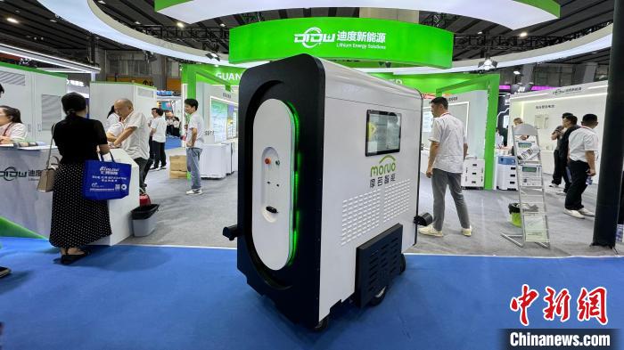 8日にお披露目されたスマート移動充電車。（撮影?王堅）