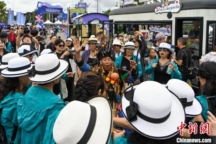 雲(yún)南省で3500人が「世界最大規(guī)模のコーヒー品評會(huì)」に挑戦　ギネス記録達(dá)成