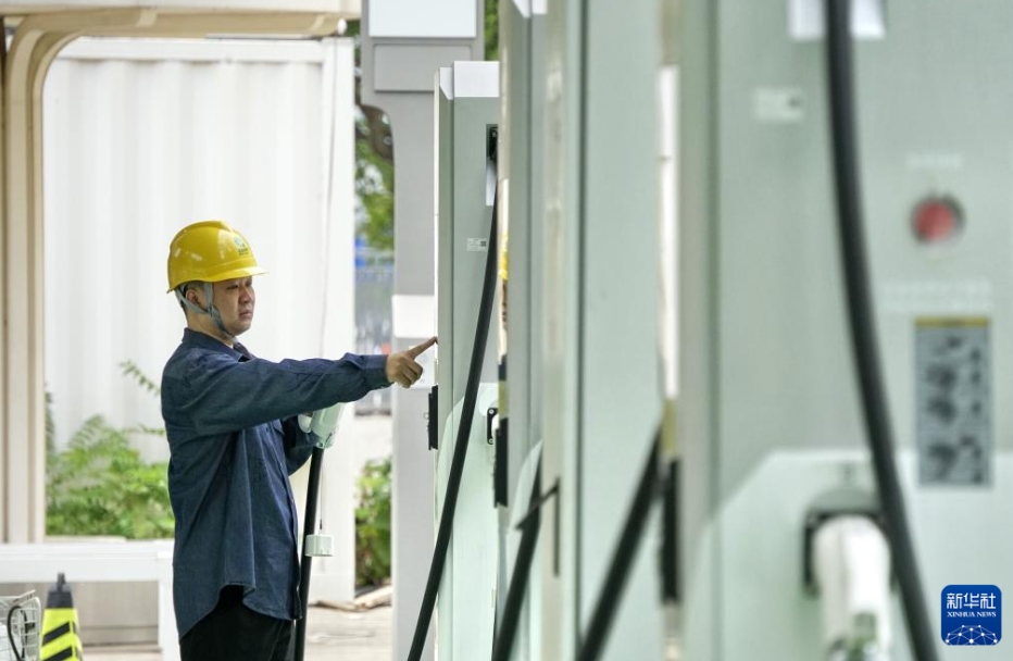 スーパー充電ステーションが北京で稼働　1日にEV300臺(tái)の充電可能