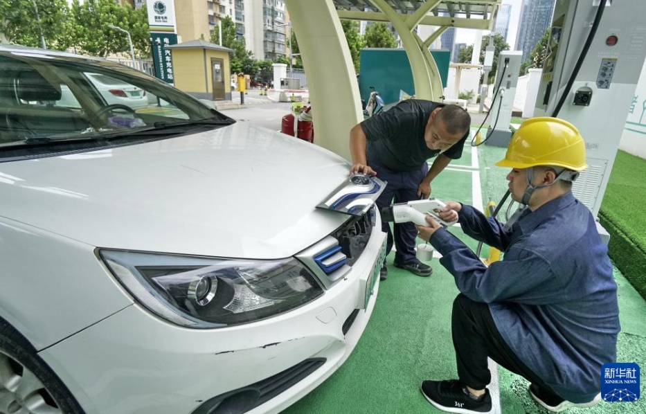 スーパー充電ステーションが北京で稼働　1日にEV300臺の充電可能