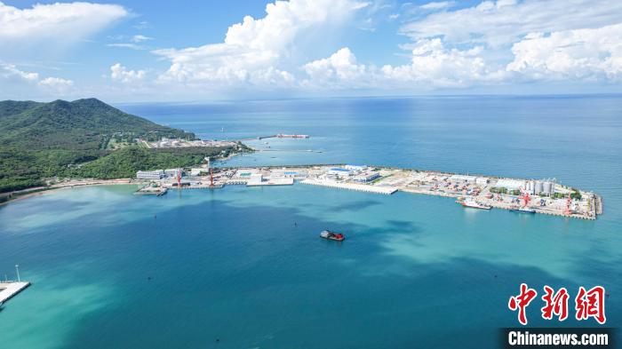 三亜南山港公共科學(xué)観測埠頭の空撮寫真。（畫像提供は三亜崖州灣科技城メディアコンバージェンスセンター）