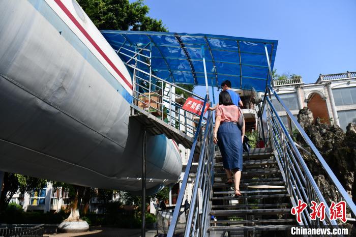 退役機(jī)を改造した「飛行機(jī)スーパー」　四川省成都