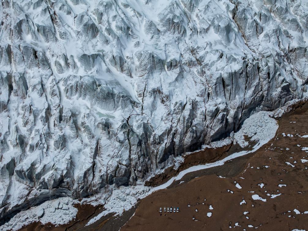 2024年5月に西藏自治區(qū)那曲市尼瑪県で撮影された蔵色崗日氷河（ドローンで撮影）。撮影?姜帆