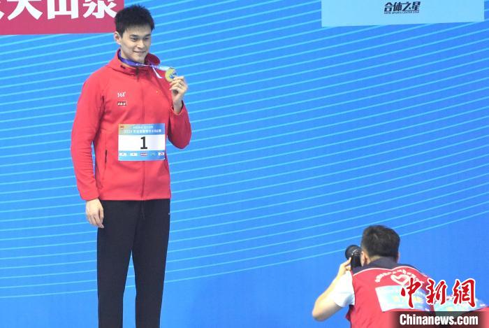 3分49秒58という好タイムで優(yōu)勝した孫楊選手（撮影?韓蘇原）。