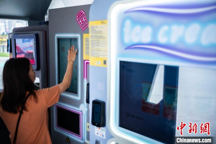 灣仔區(qū)の海沿いに初のスマート無(wú)人ショップが登場(chǎng)　香港特區(qū)