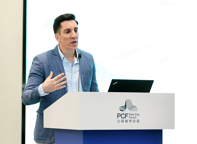 基調(diào)講演を行う人民網(wǎng)?スペイン語チャンネルに在籍するALVARO LAGO SANCHEZ氏（寫真提供?主催者）。