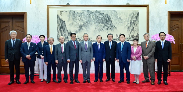 王毅氏が日中友好議員連盟代表団と會(huì)談