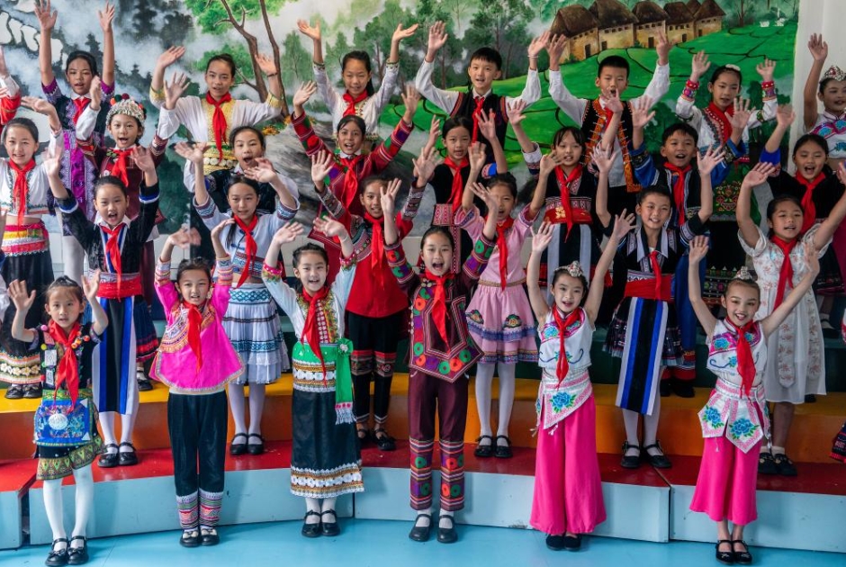 新學期を迎えた山間部の中國?赤道ギニア友好小學?！‰?yún)南省