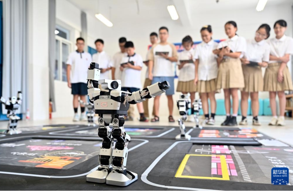 學(xué)校で子供たちの「科學(xué)の夢(mèng)」を明るく照らすAI　広西